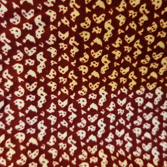 Catherines Red And White Patterned V Neck Blouse. In EUC - Picture 5 of 6